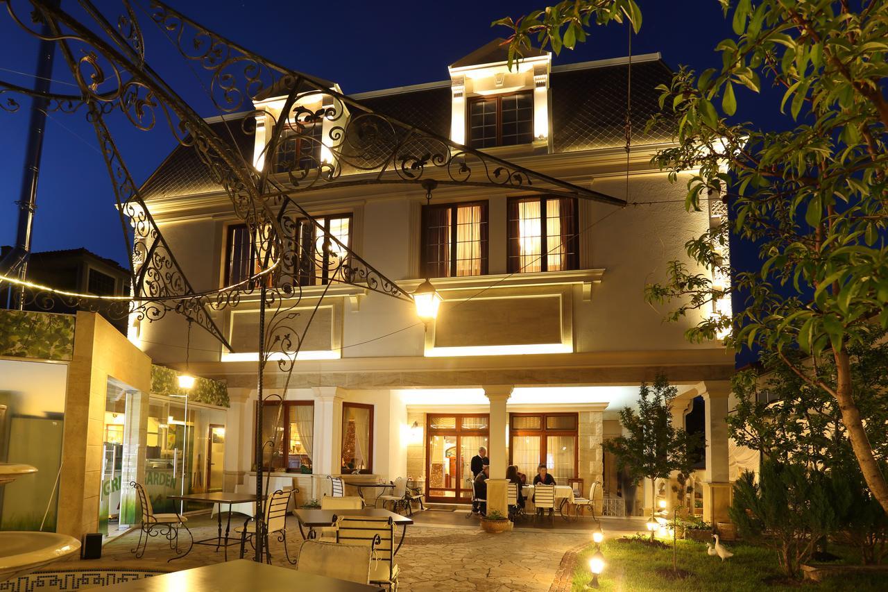 Hotel Green Garden Shumen Esterno foto