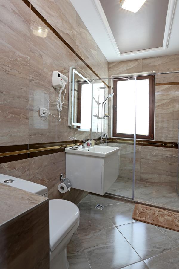 Hotel Green Garden Shumen Esterno foto