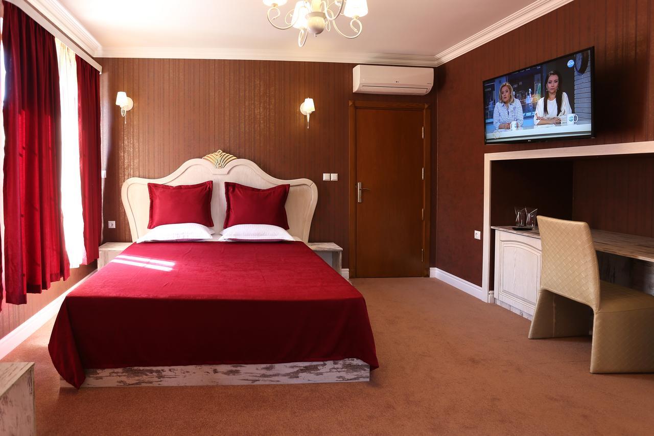 Hotel Green Garden Shumen Esterno foto