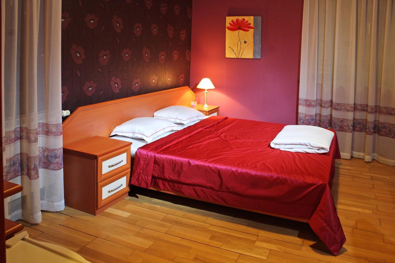 Hotel Green Garden Shumen Esterno foto