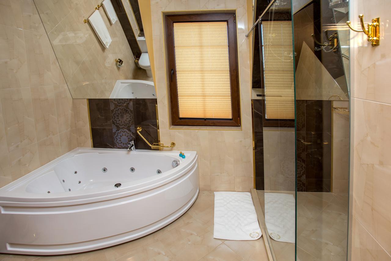 Hotel Green Garden Shumen Esterno foto