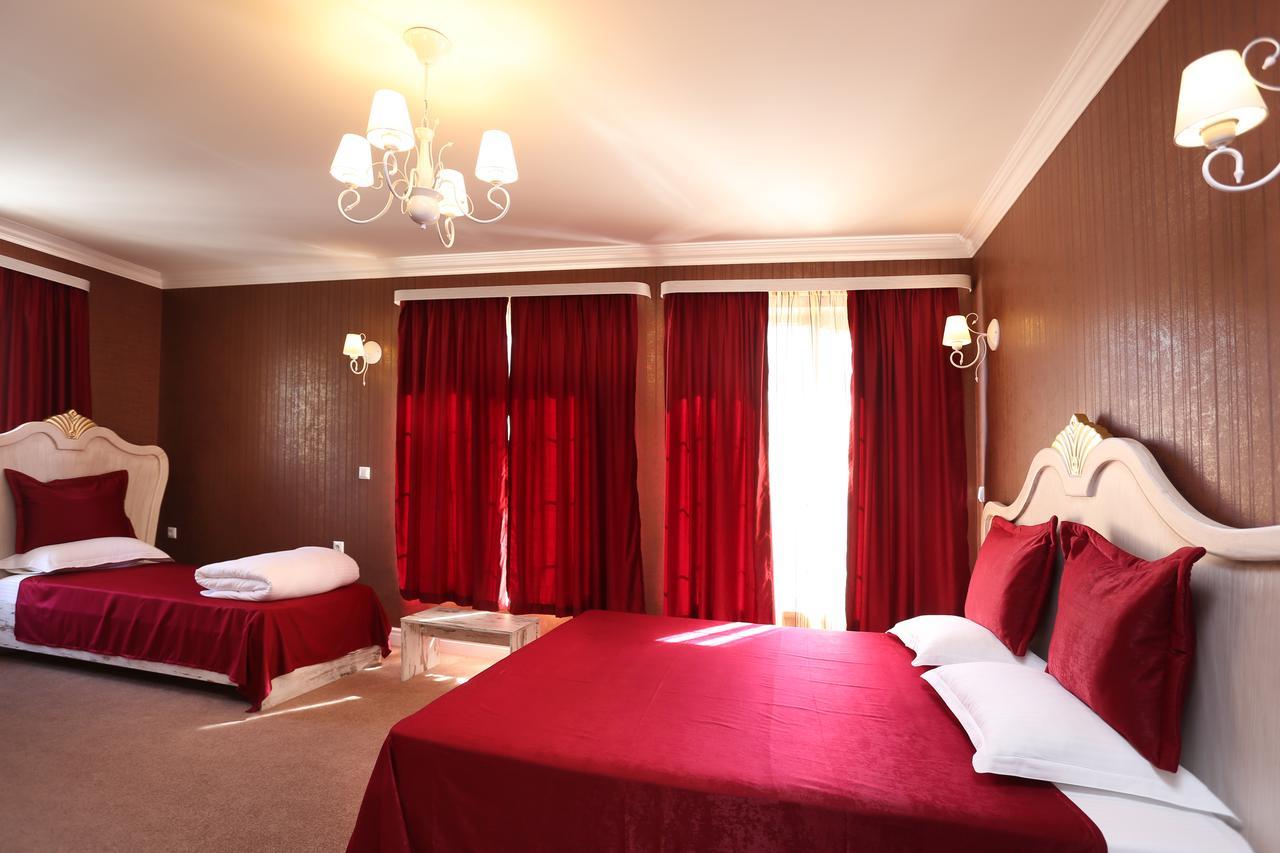Hotel Green Garden Shumen Esterno foto