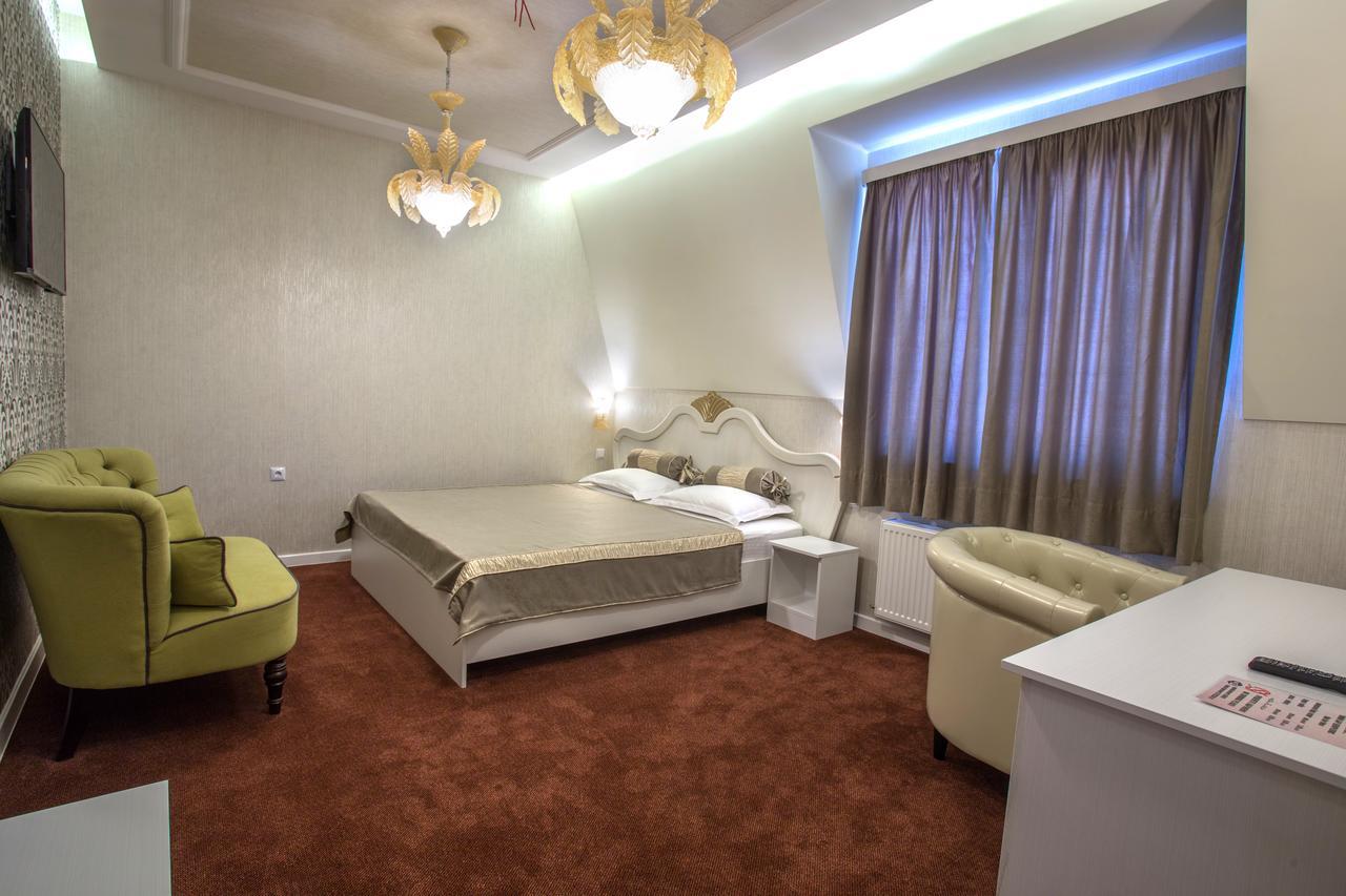 Hotel Green Garden Shumen Esterno foto