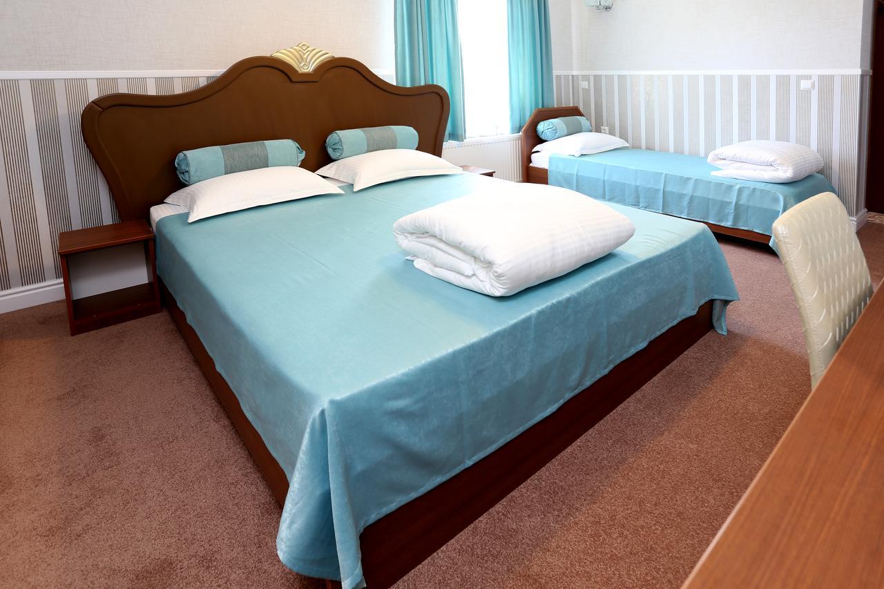 Hotel Green Garden Shumen Esterno foto