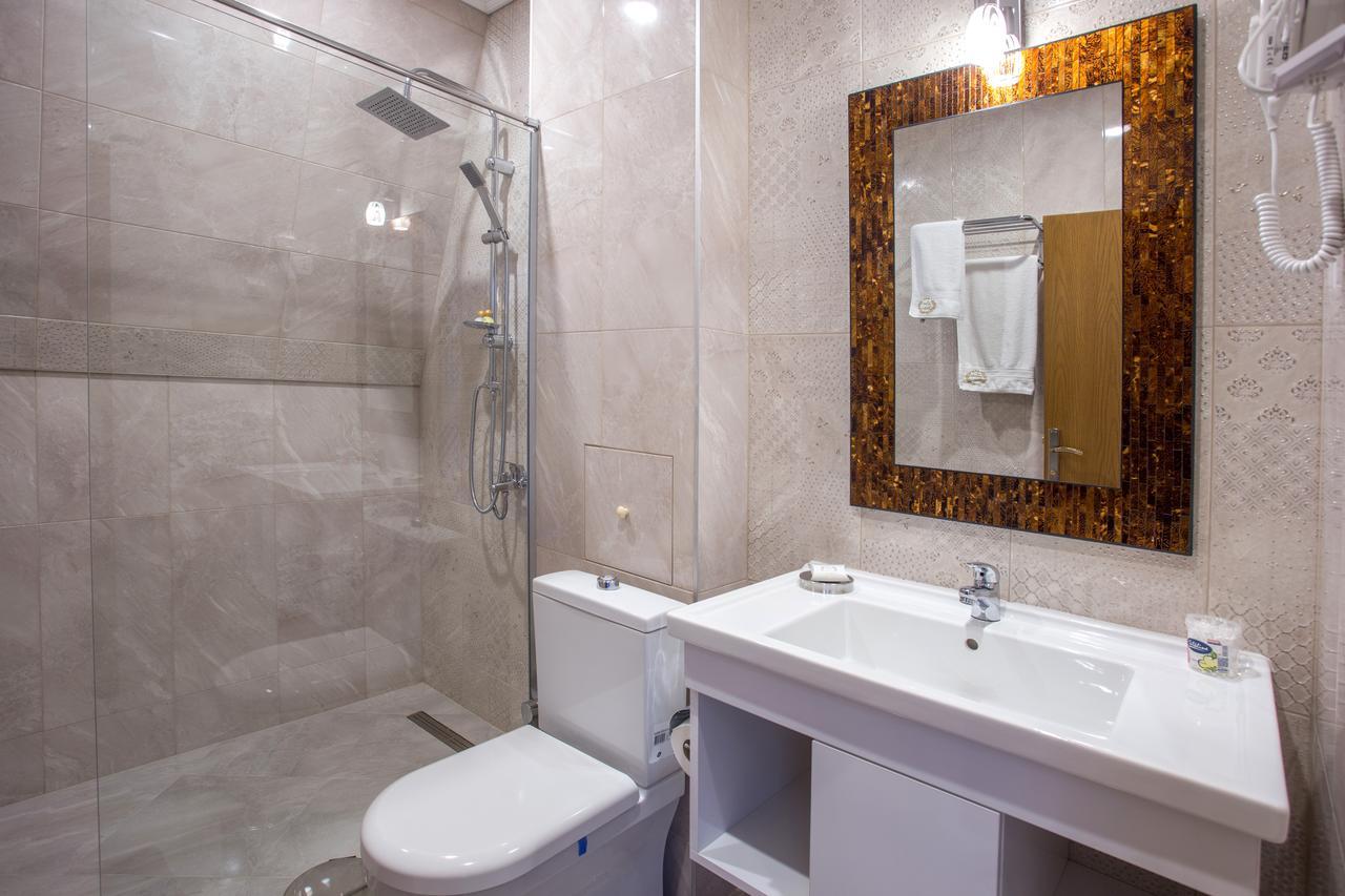 Hotel Green Garden Shumen Esterno foto